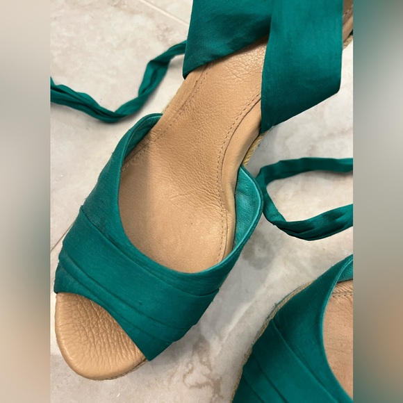 UGG Women’s Luciana wedge sandals style: 1002916 - Picture 6 of 14